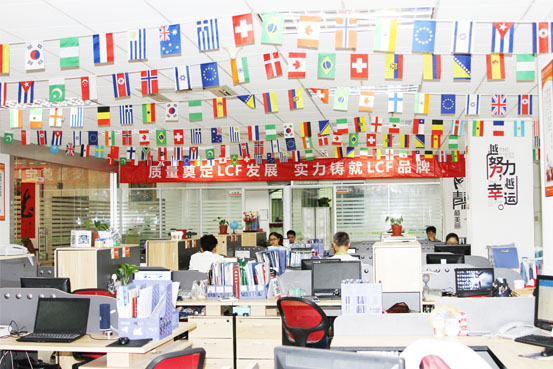 多宝电竞五楼办公区域