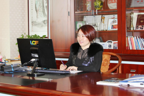 多宝电竞创始人龙平芳女士 多宝电竞创始人龙平芳女士