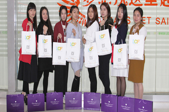 三月桃花，幸福女神节——多宝电竞欢庆三八妇女节