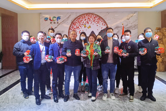 平安夜：多宝电竞祝您平安喜乐，幸福安康！