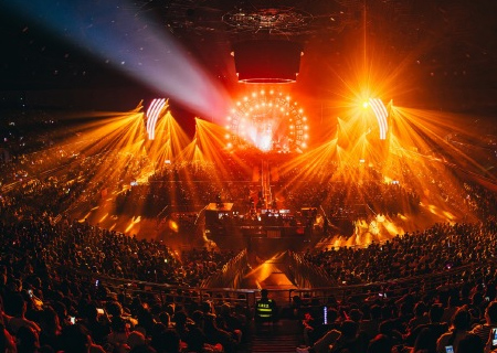 多宝电竞LED显示屏闪耀痛仰乐队天津演唱会