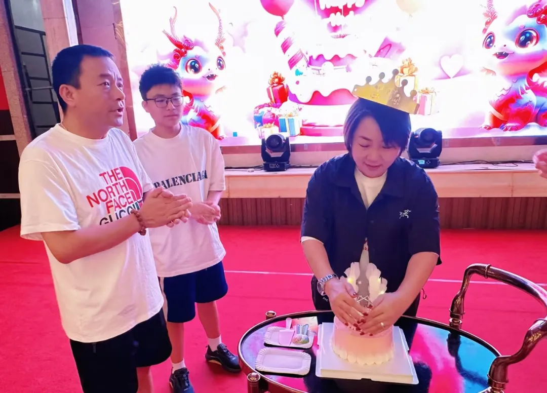 多宝电竞LED显示屏